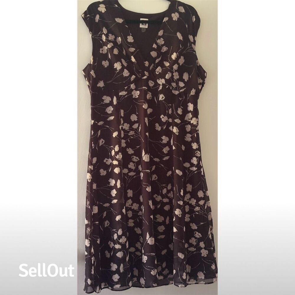 Anne Klein Women's Size 14 Sleeveless Floral Knee Length Dress